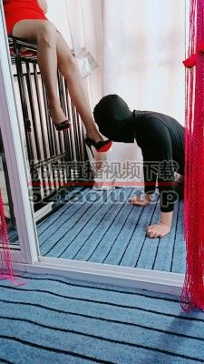 【bibi团】高跟疯狂插嘴-舔闻黑丝玉足 bf26309