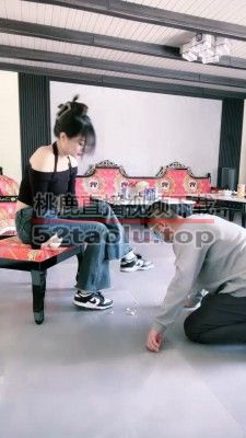 【宫雪大大】脏运动鞋碾压食物喂食/脏鞋底踩狗脸 bf27310