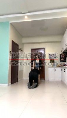 【文文】最强羞辱-健身后原味袜让狗闻/小白鞋踩踏/喂口水 bf28319