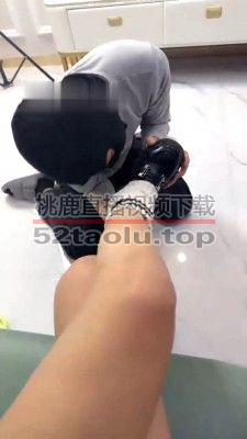 【阿昆】学生妹首调-长筒袜皮鞋舔/臭脚蹂躏脸/酸奶喂食 bf28485