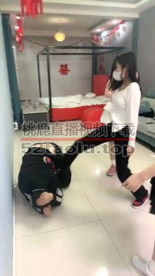 【精神小妹】3学生S-运动鞋白袜踹头踹脸暴力场 bf28564