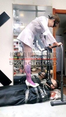 【冰诺】胶带捆绑/紫色丝袜高跟全体重踩 bf29628