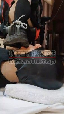 【玥野兔】脏鞋底-黑长袜踩狗脸 bf30669