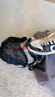 【美美子】运动女神AJ高跟虐家奴-骑马鞭打/闻臭鞋/裸足喂酸奶 bf31735