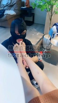 【艾莉】开发上门按摩技师舔裸足 JS230914