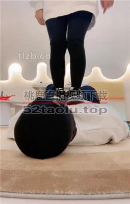 【海绵大大】臀部坐头/运动鞋白棉袜踩踏/转胯/灌圣水 bf34488