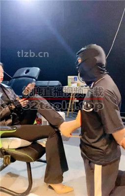 【冰诺】连环耳光狂抽/人肉脚垫 bf34634