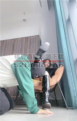 【甜一】长靴高跟插嘴跪舔-踩地毯 bf34714