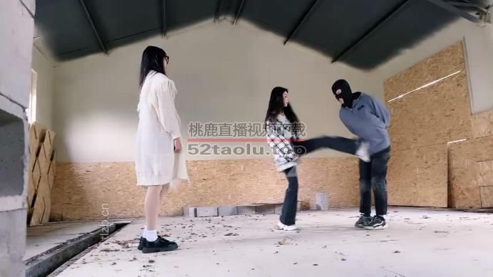 【宸宸】三S废弃厂房-暴力踢踹/踩踏【双视角版】 bf34974