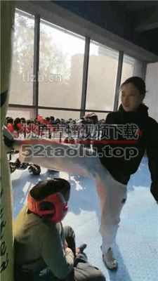 【潘妮女王】人体沙包-跆拳道女神重度虐打 bf35648