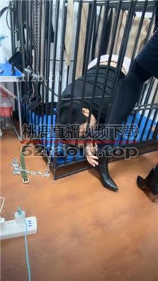 【冰色】狗笼圈养跪舔高跟原味脚 JS231128-7