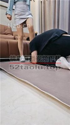 【嘉妮】贝壳头肉丝脚踩虐/伺候沐足 JS231204-1