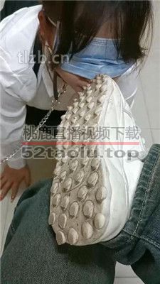 【爱可呀】女神母狗-运动鞋白袜气味辱 bf36494