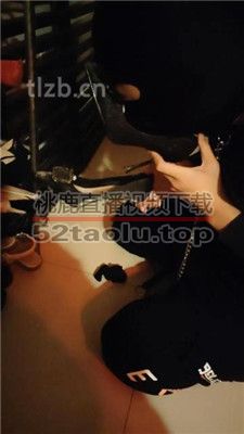 【蛮蛮】驯化人体擦鞋器 JS240105-2