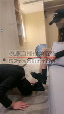 【楚楚】转胯爬行/闻超臭棉袜/裸足插嘴/脚踩喂食 bf37784