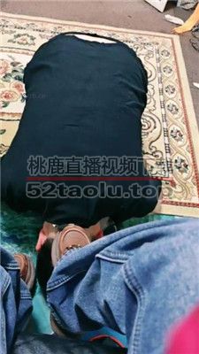 【西安欣】训狗辱母-舔脏鞋底/鞋跟插嘴/蹂躏狗脸/镜前骑马 JS240305-6