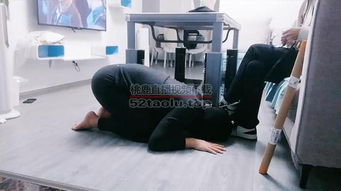 【小妈咪】运动后舔脏鞋臭袜脚/人肉坐垫 bf38768