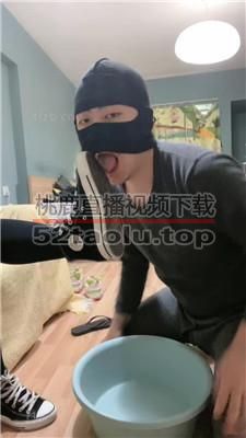 【黑泽兮】狗舌清理脏匡威原味脚 JS240309-9