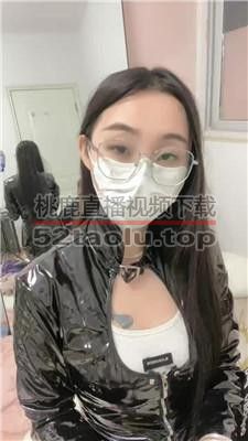 【欣欣】黑丝美腿高跟踩地毯狗 bf39096