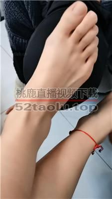 【冷暮情侣】喜欢舔裸足的绿帽奴 JS240315-7