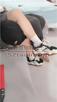 【酒精泡芙】素人学生S-及膝白袜运动鞋虐废物【四】 JS240316-8