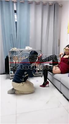 【伊兮夫妻】囚禁狗笼/跪求钥匙/骑马/吃浓痰/舔吃内裤/舔腋下JS240318-12