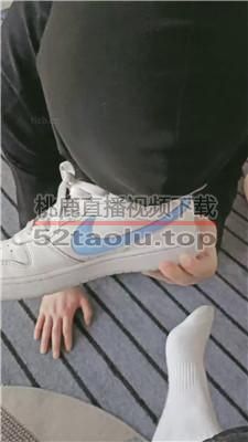 【bibi团】闻鞋窝吸味/舔吃白棉袜/人体鞋架/揪耳朵 JS240324-9