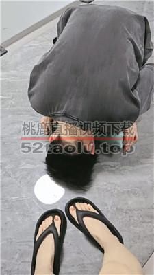 【yukis】拖鞋踩狗/赏赐闻白袜/镜前恋足舔 JS240327-9