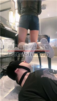 【琪琪大人】空军一号-白袜/碾压踩狗地毯/强制闻鞋/含袜子 bf39656