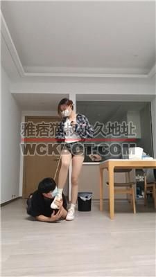 【泡芙S】肉丝+白棉袜小白鞋辱/狗链遛狗/转胯踩踏【双视角版】bf40201