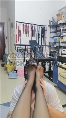 【月色】超臭黑丝脚蹂躏狗/强制闻鞋 JS240412-6