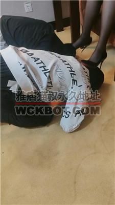 【青岛00后大学生后】黑丝高跟玩虐父子奴/踩踏 JS240510-2