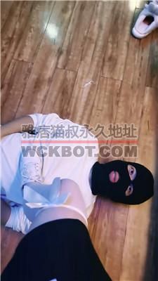 【汀兰学生主】丝袜脚踩虐脚垫狗 JS240512-18