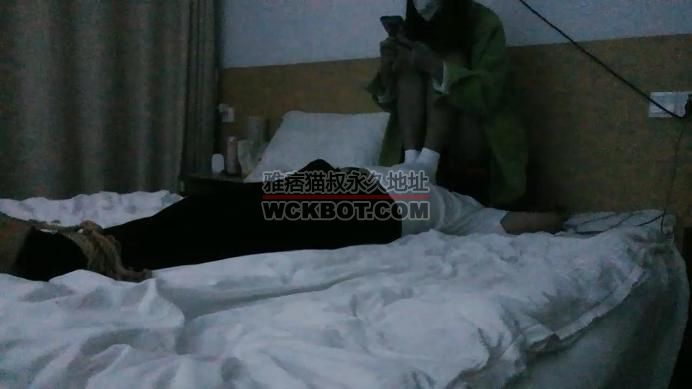 【小妈咪】捆绑无意识白袜踩狗 JS240519-11