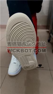 【奇了怪了】超臭半夜白袜蹂躏虐/坐脸窒息 JS240620-2