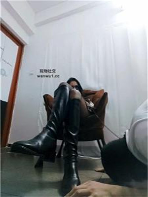 【九儿】沉浸式清理脏长靴/品尝黑丝jio bf43457