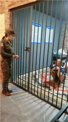 【乔家大院】真实-重刑审讯-鞭打烙铁老虎凳 JS240810-6