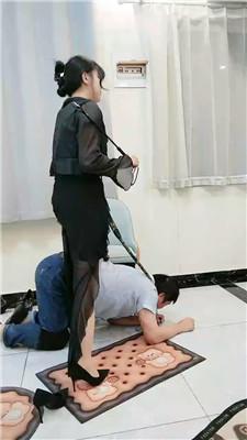 【天韵女皇】鞭打/狗链遛狗/跪舔脏鞋【三视角版】JS240812-9