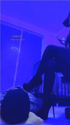 【AIU】高跟黑丝踩踏/坐脸窒息 bf43677