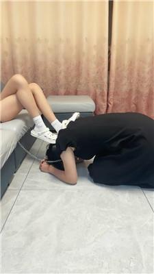 【尤黎】母畜-拖鞋白袜气味羞辱虐杀/脚喂食 bf43803