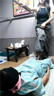 【泰丽】泰式足疗店技师做S【下】 bf43884