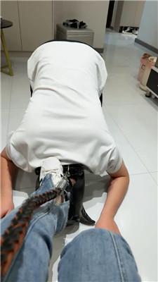 【雅妈】贝壳头踩虐/下跪做家务/骑马/头顶鞋 bf44005