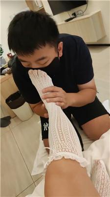 【蓝蓝大s】跪舔白丝诱惑/吮吸脚趾/坐脸窒息 bf44765