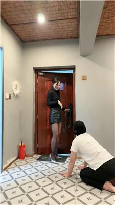 【妮可】绿帽下跪等女友约会回家伺候 bf44982