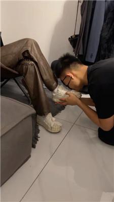 【玥野兔】舔运动女神超脏鞋原味玉足 JS241002-10