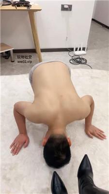 【诗诗】跪舔高跟脏长靴/内裤套头骑脖/踩踏 JS241002-18
