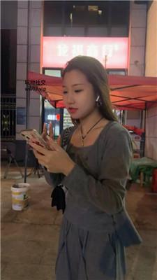 【素人挖掘机】逛街素人小姐姐-楼道踩踏虐待 bf45532