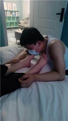 【营s】沉浸式裸足狂舔 JS241008-10