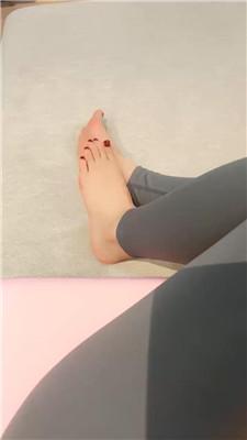 【绯闻王妃】裸足蹂躏踩家奴 JS241011-19