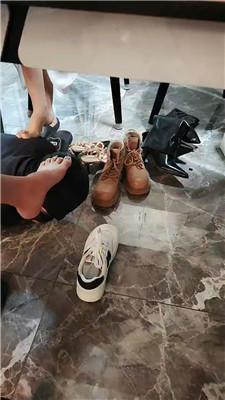 【DO猫】桌底视角-带闺蜜虐脚下奴【三视角版】 JS241012-9